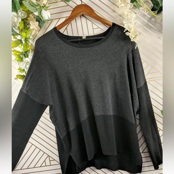 Eileen Fisher Sweaters - Eileen Fisher Viscose Dolman Sleeve Color Block Sweater. Size Medium.